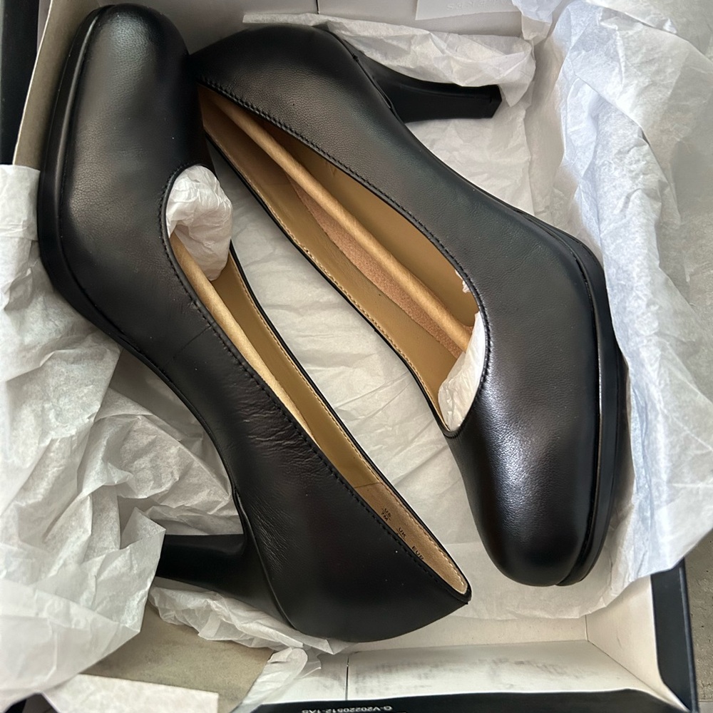NIB Naturalizer Michelle Black Lea Pumps 7M